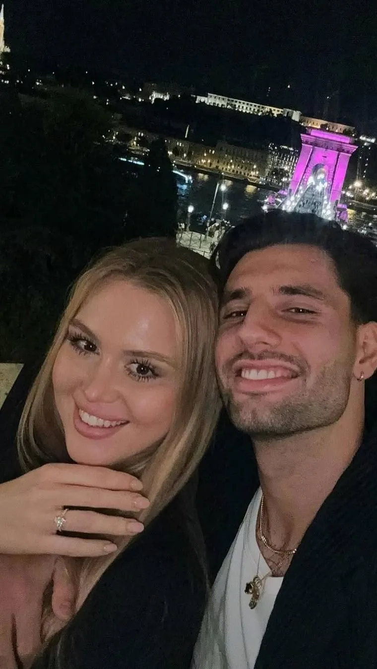 Buzsik Borka megmutatta luxustáskáját