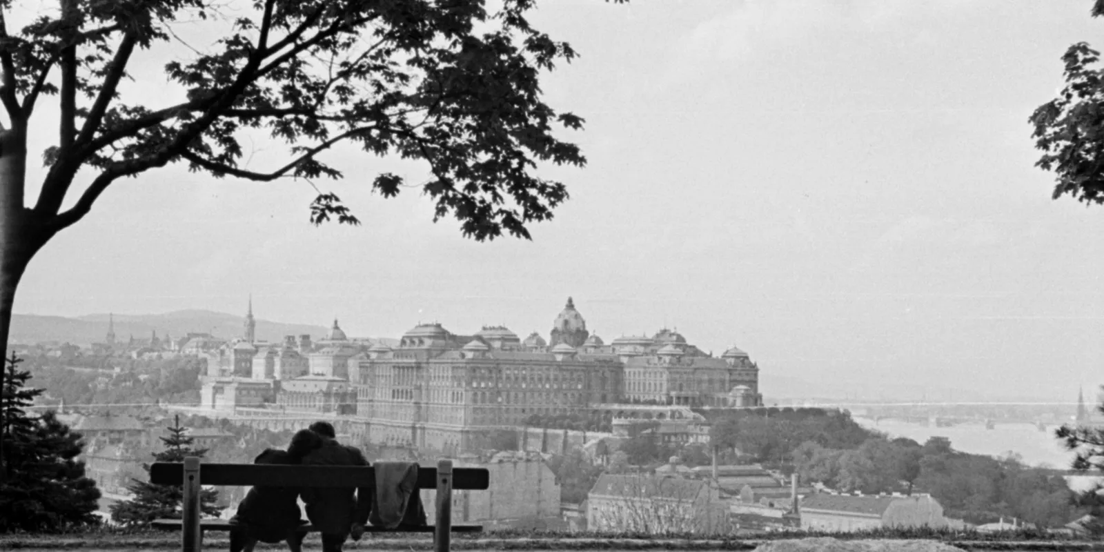 Tavaszi szerelem a múltban: amikor egy levél többet ért mindennél