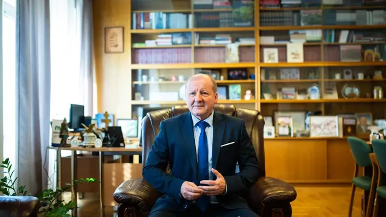 Sorsdöntő választás előtt állunk