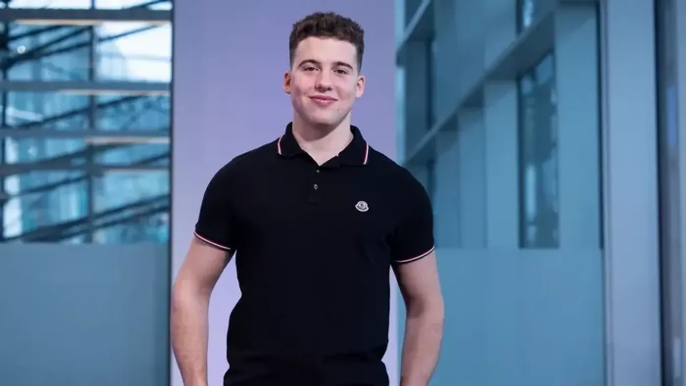 Életében először szavaz Ifjabb Schobert Norbi: "Orbán Viktor az az ember, aki bátran meri képviselni Magyarország érdekeit"