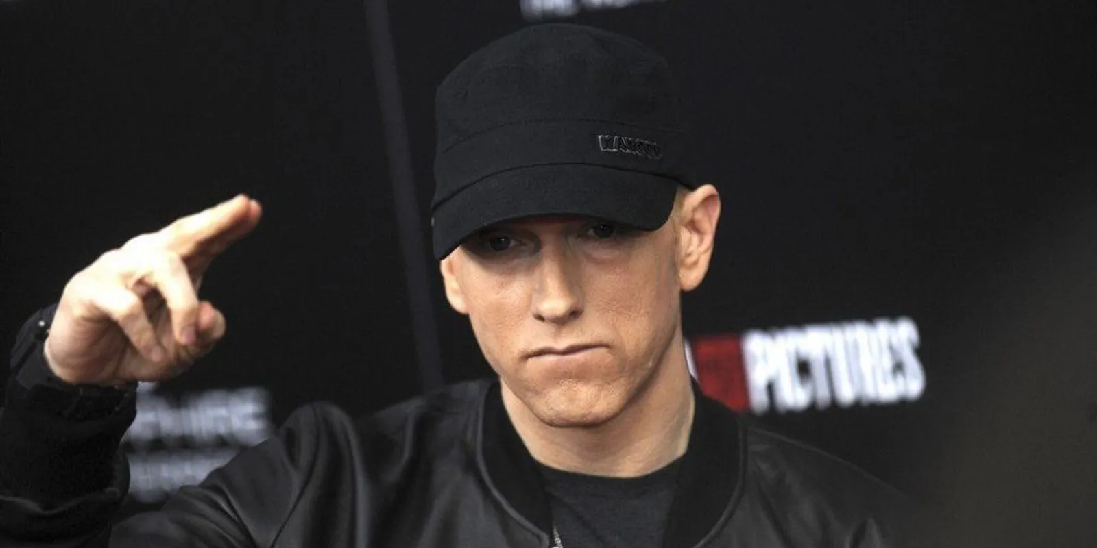 Eminem 18 éve tiszta a 2007-es halálközeli túladagolása óta