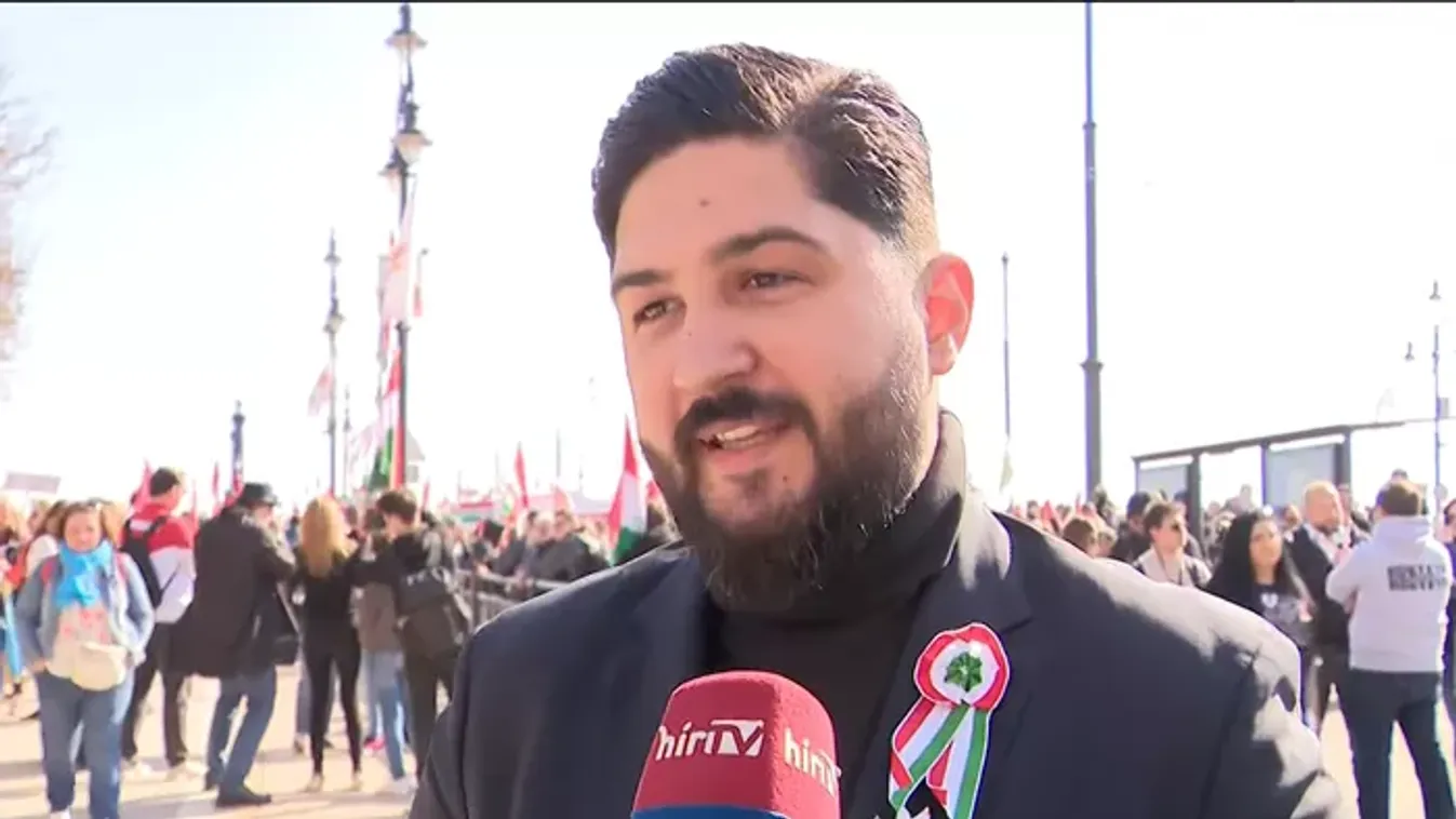 Tiszás vandálok gyújtották fel Radics Béla plakátját