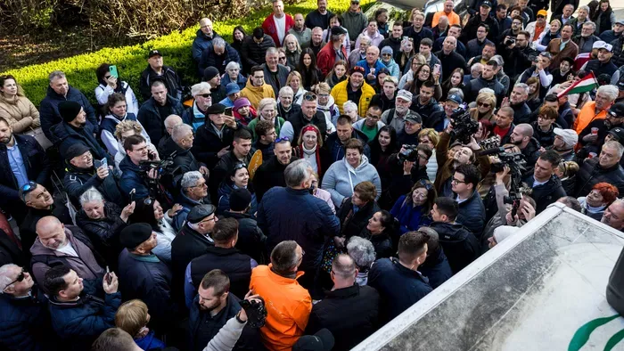 Egyetlen nap alatt egymillió kézfogás!