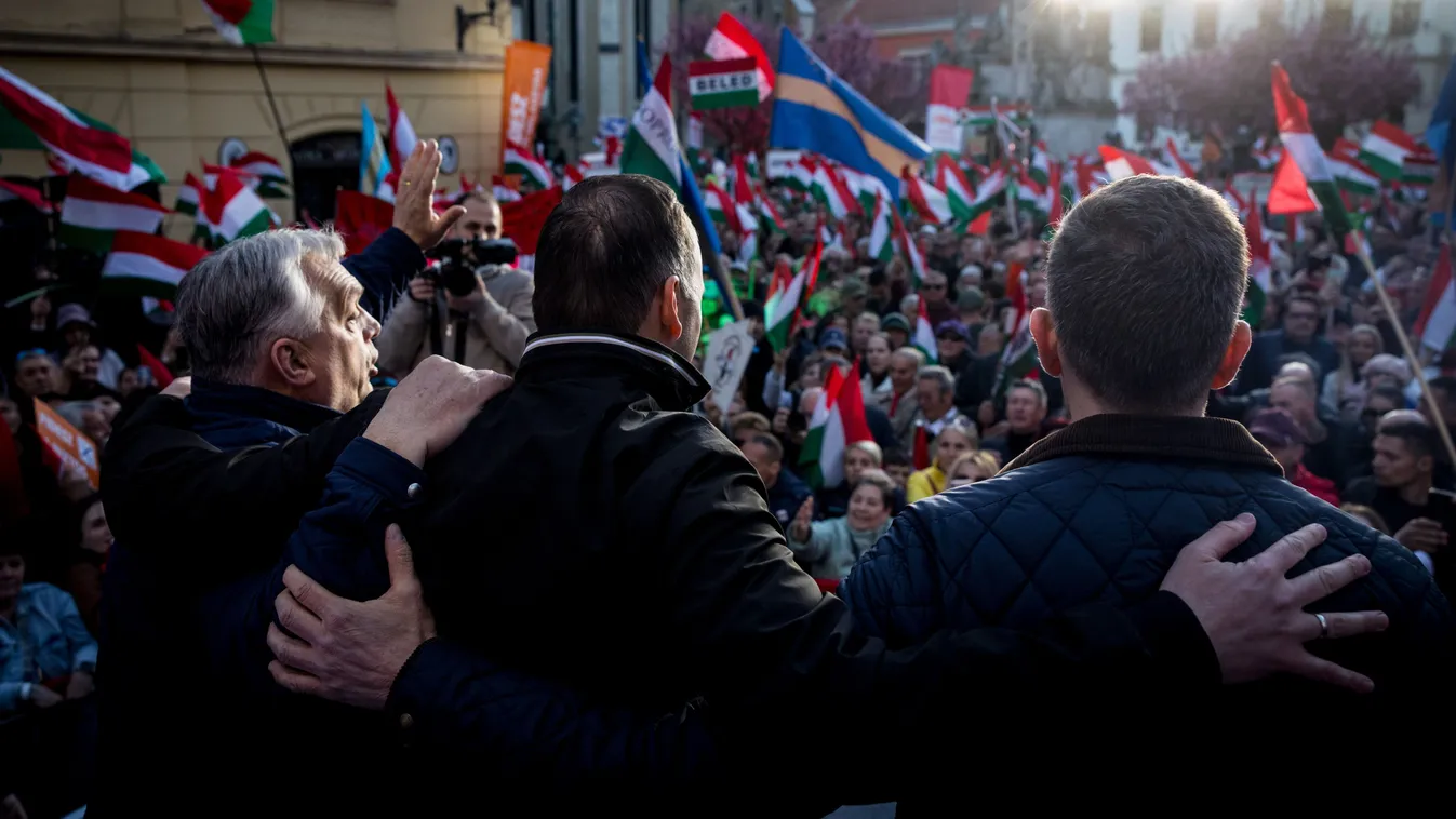 Népes közönség: Orbán Viktor soproni látogatása.