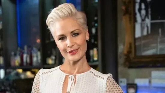 Drámai fordulat az indulás előtt: Orosz Barbarát visszafordították a kapuból, oda a párizsi találka?