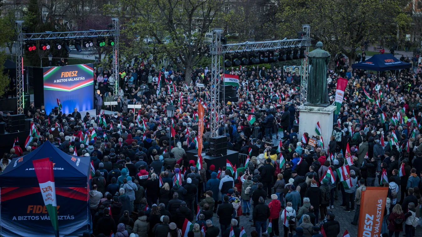 Óriási tömeg: ilyen volt a szentesi békemenet.