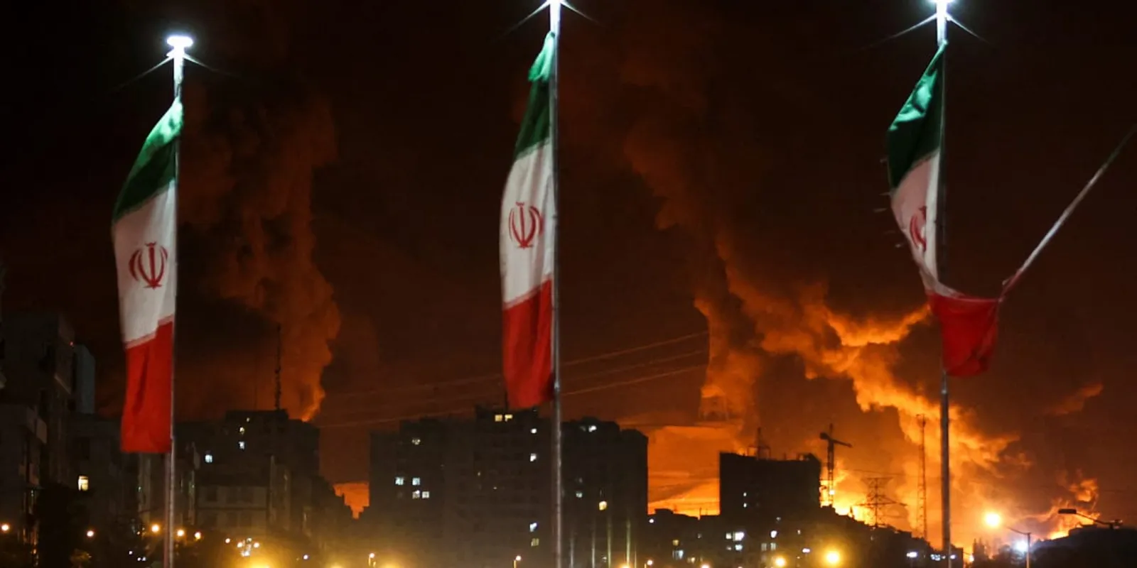 Irán fegyverszünetet kért