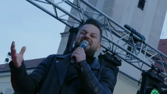 Zúgott a taps Orbán Viktor országjárásán: Gudics Máté Szombathelyen eresztette ki a hangját