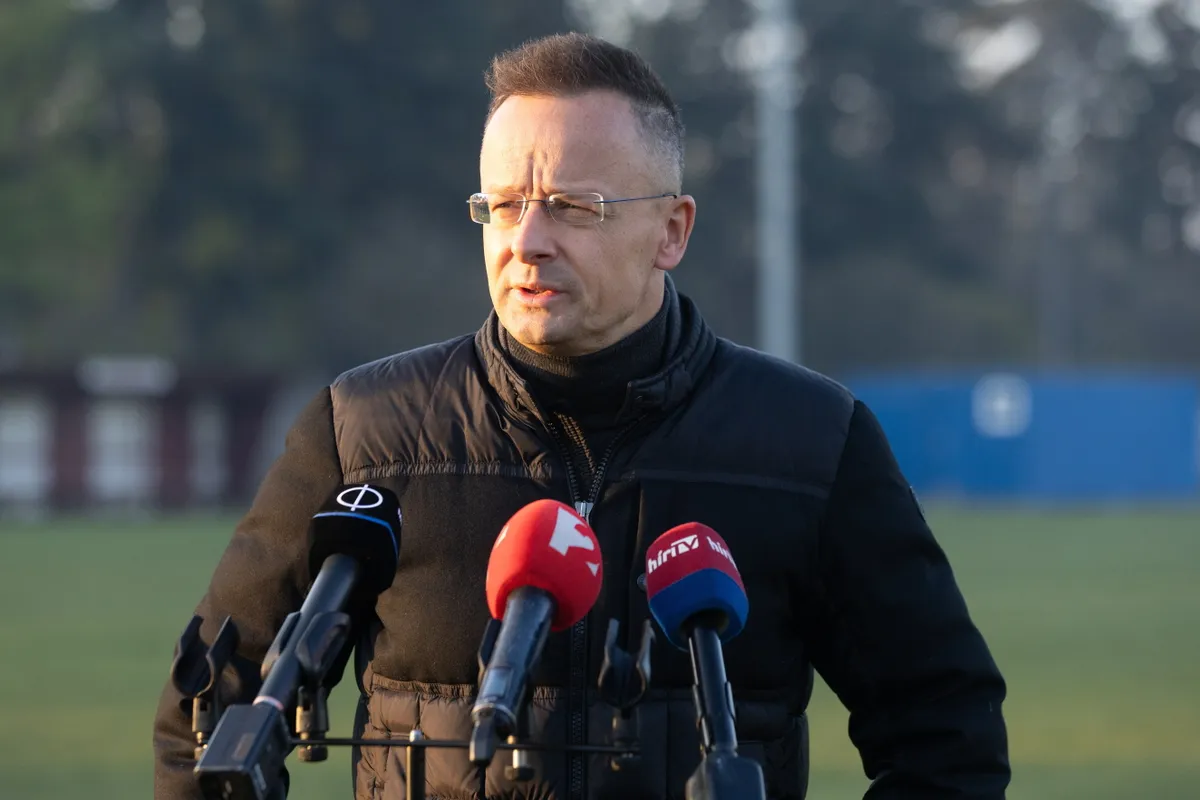 Szijjártó Péter már leadta a szavazatát.