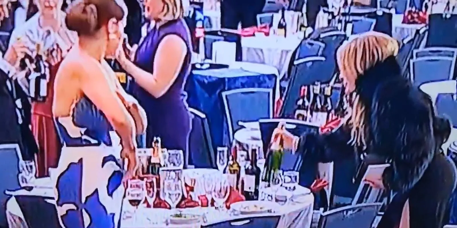 Így lopkodta a nő a pezsgősüvegeket Trump menekítése közben