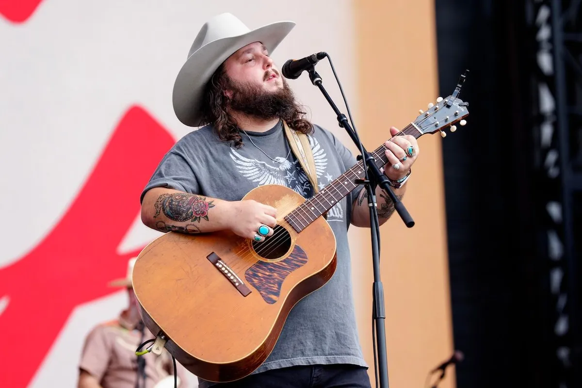 Tanner Usrey bódult vezetés és a drogbirtoklás vádjaival néz szembe.