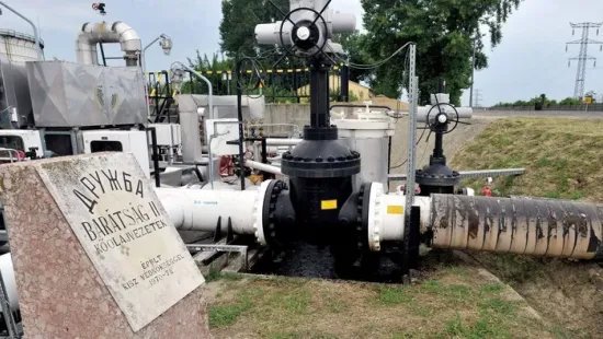 Megjött az első kőolajszállítmány a Barátságon hozzánk is