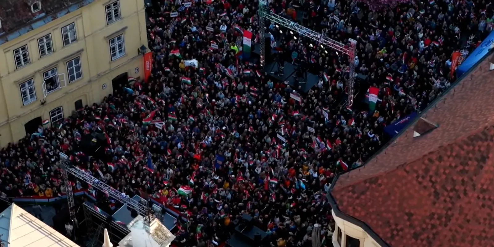 Brutális, milyen üdvrivalgással fogadták Orbán Viktort