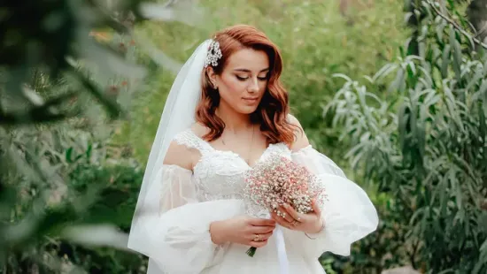 Perel a menyasszony, mert nem jelent meg a barátnője az esküvőjén