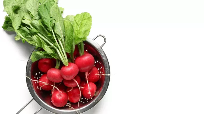 Ez történik a testeddel, ha megeszed a retek levelét