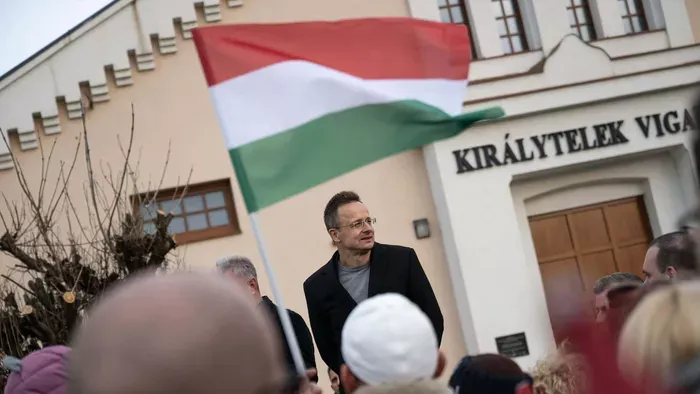 Háborúba sodornák Európát, Magyarország nemet mond!