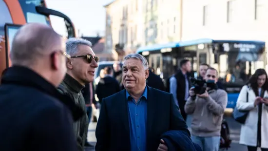Egymillió kézfogás: Így érkezett meg Vácra Orbán Viktor!