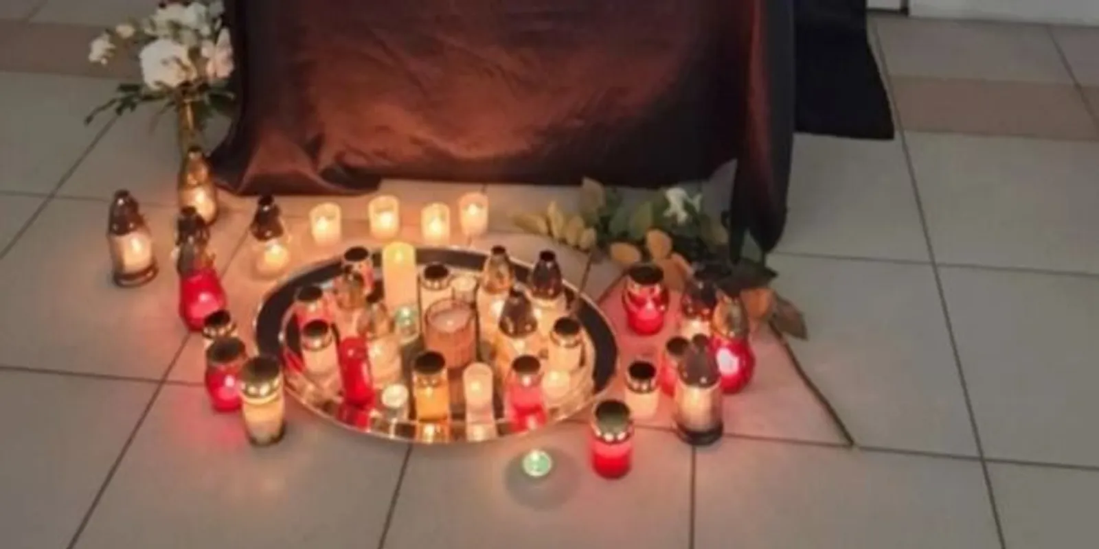 Így tisztelgett csapata, a meccs közben elhunyt Máté emléke előtt