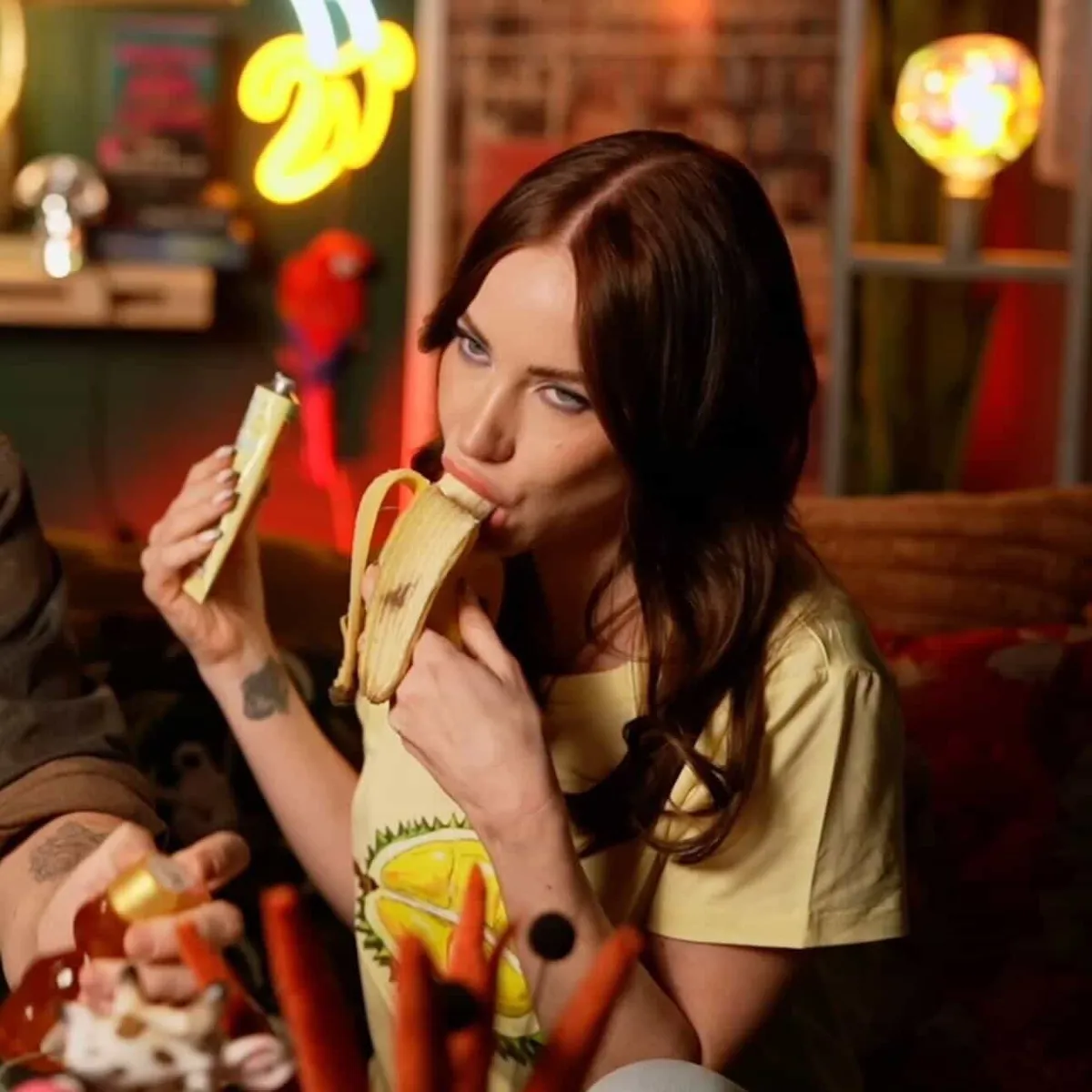 Kiara Lord banán akciója