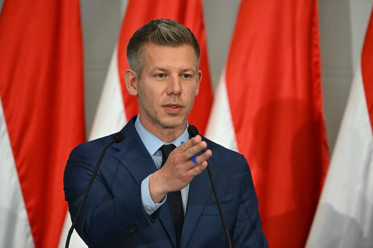 A háborús veszélyhelyzet meghosszabbítását kérte Magyar Péter