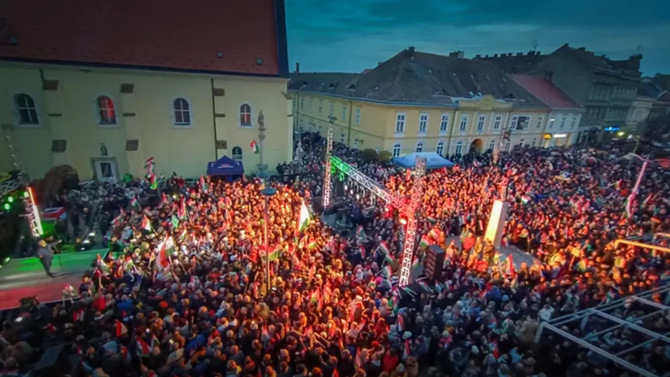 Nem férnek be a térre, annyian vannak: soha nem látott embertömeg kígyózik Szombathely utcáin, senki nem kér a tiszás energiatervből és a rezsicsökkentés eltörléséből!