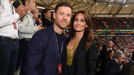 Készül az új edző? Xabi Alonso felesége árulkodó fotóval hozta lázba Liverpoolt