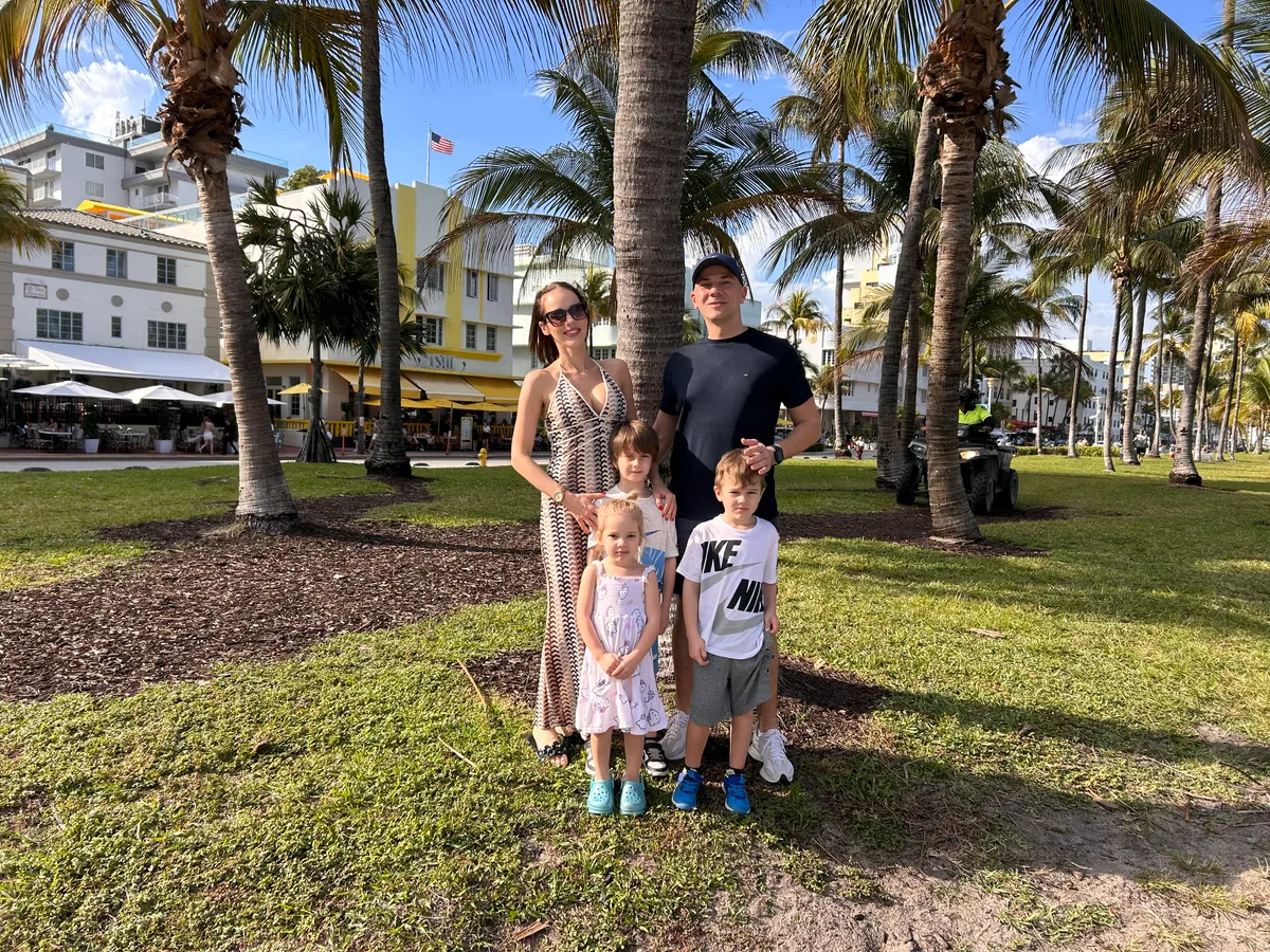 Tiffany és a kis családja, a zöldkártya-lottó nyertesei