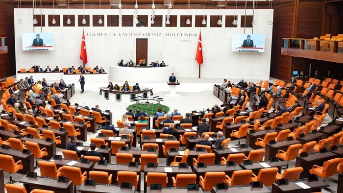 Törökország betiltotta a közösségi médiát a 15 év alatt