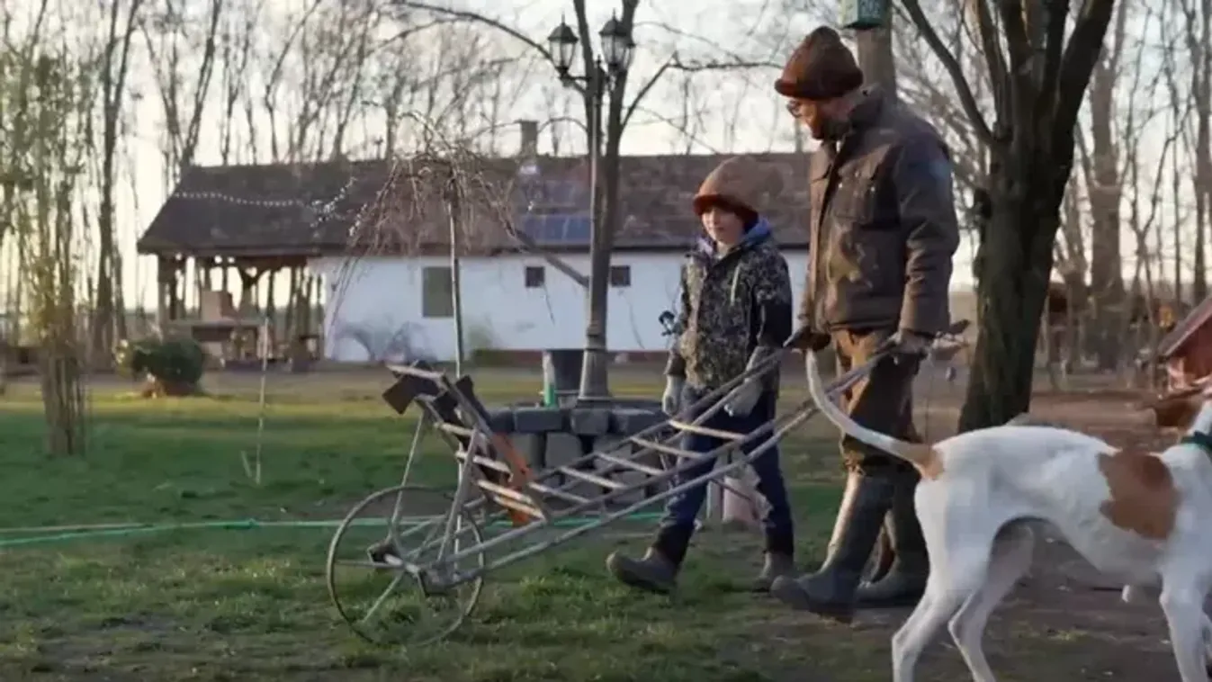Gyerekkor a természetben – Elárulta az apuka, hogy élnek A mi történetünk önfenntartó családjának gyerekei a tanyán