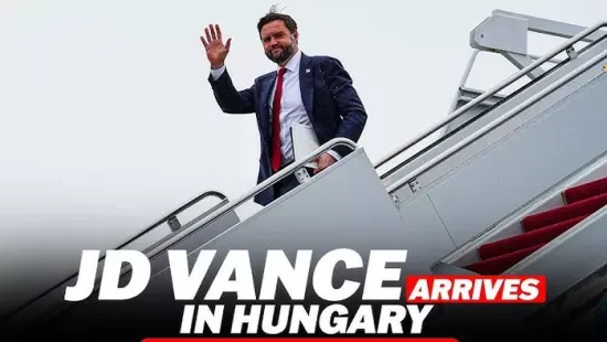 Megérkezett Budapestre az amerikai alelnök