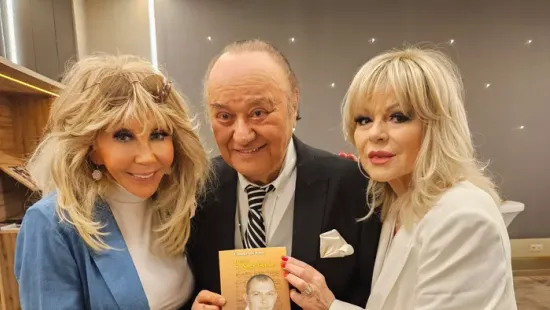 Csongrádi Kata elárulta a Reptér című sláger történetét: „Gyuri jóformán csak becsületből énekelte fel”