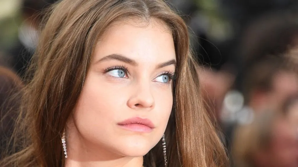 Palvin Barbi sportmelltartóban ragyog