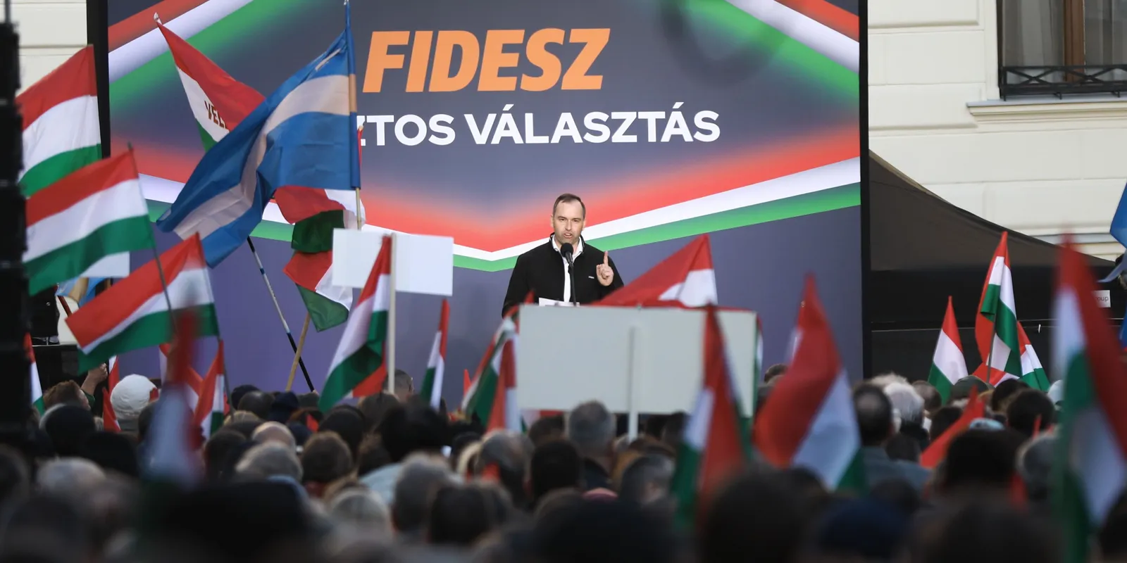 Döntenünk kell, hogy Magyarország vagy Ukrajna érdeke az első