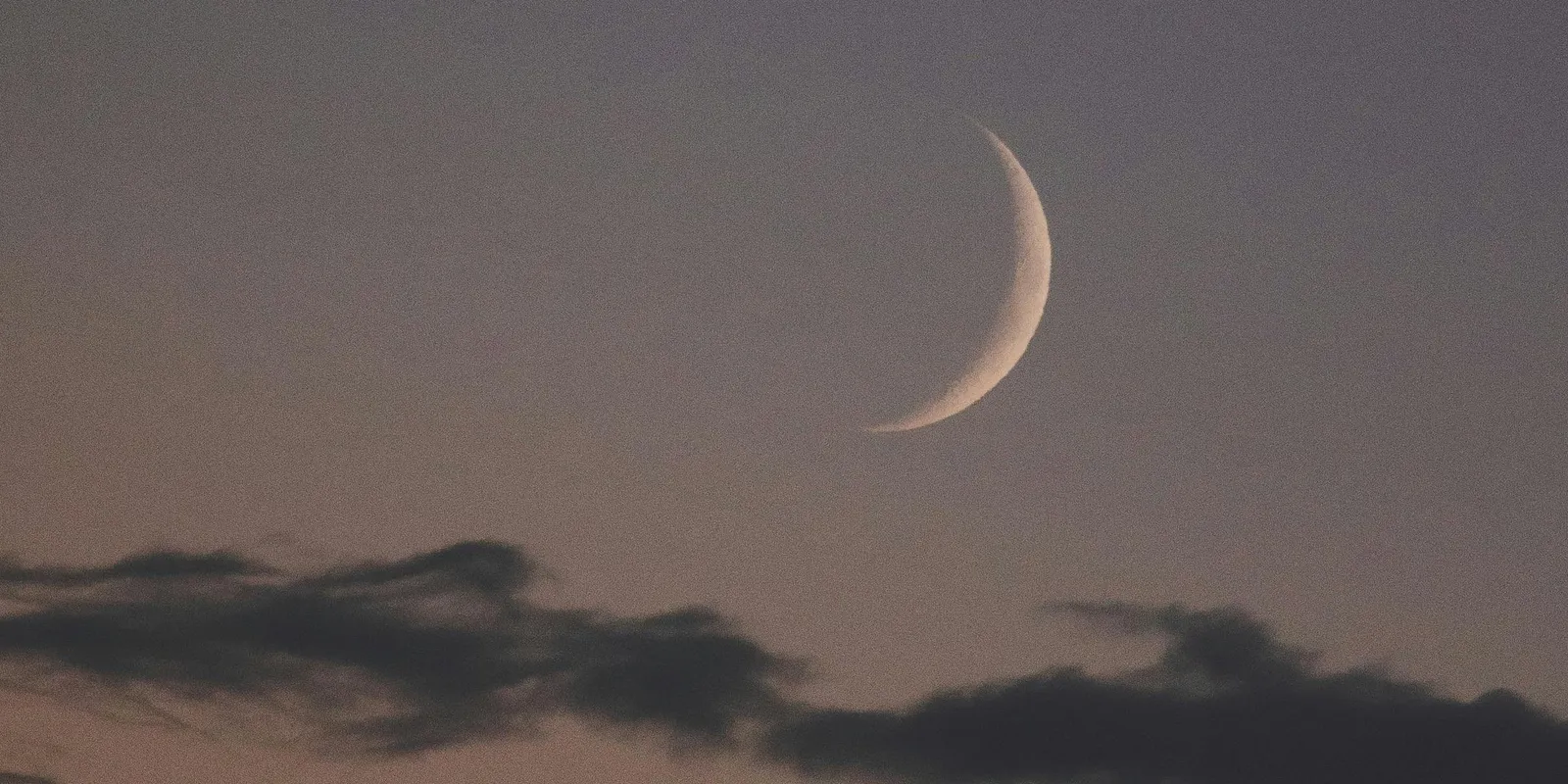 Mindenki felkapja a fejét erre az égi jelenségre.