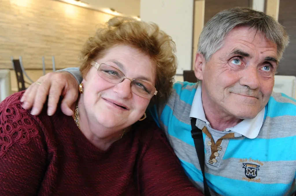 Retró lottó nyertesek
Kisalfold-201503-17-1580712
Andraschek László és felesége Anikó