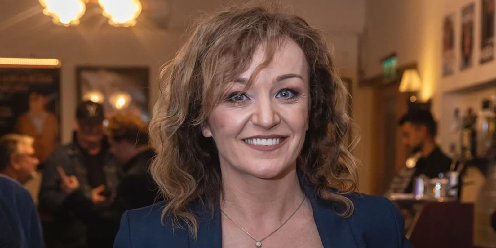 Megható! – Szandi így ölelte át várandós lányát a reptéren