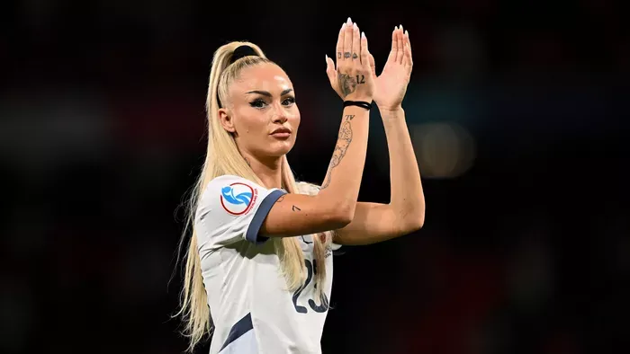 Vigaszra lelt a szexibb focistacsaj, Alisha Lehmann