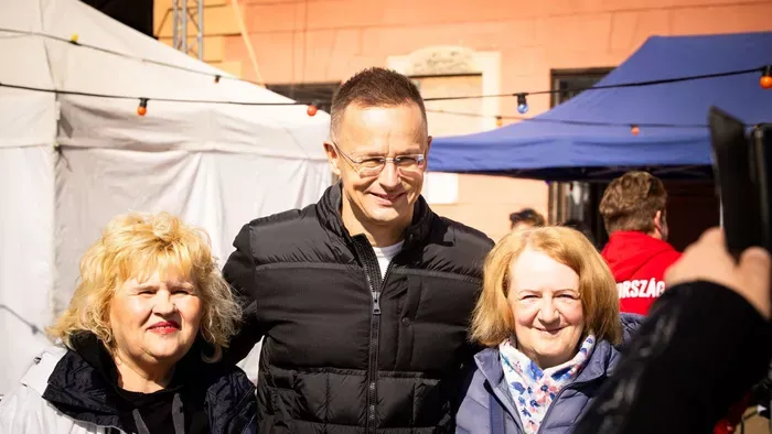 Ellenzékiekkel találkozott Szijjártó Péter – Videó