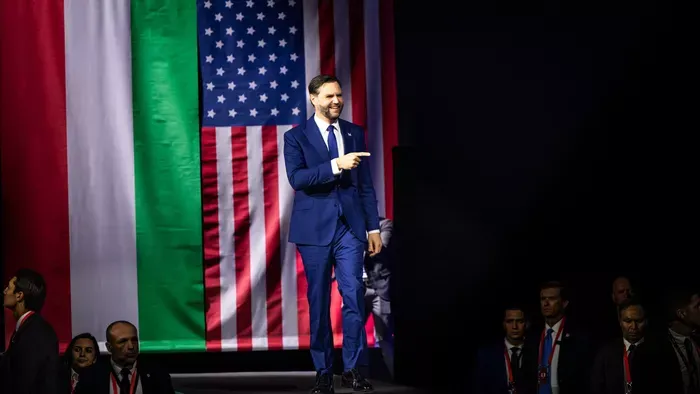 JD Vance tovább marad Magyarországon