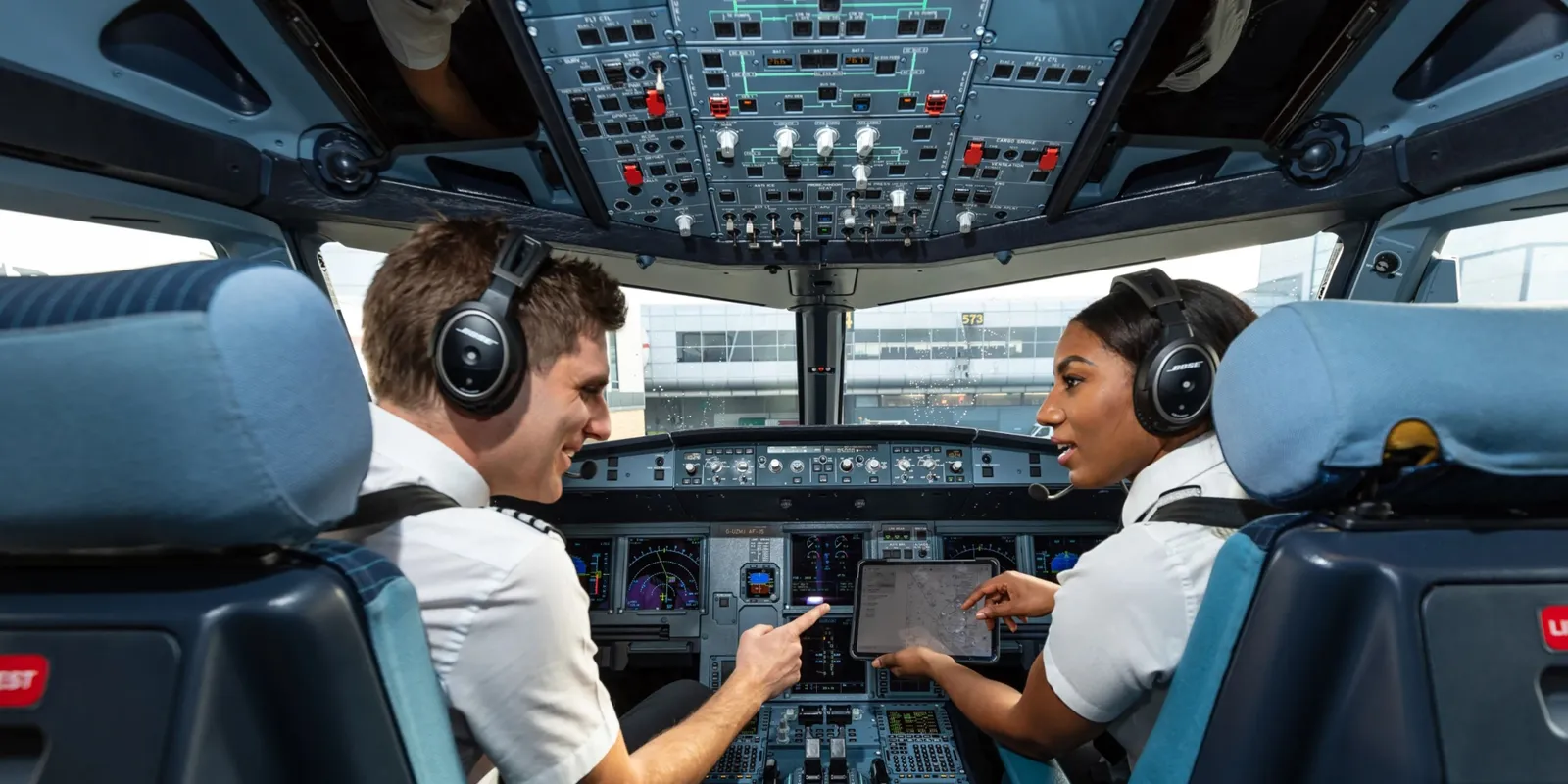 Ugatott a rádióban egymással két utasszállító pilótája