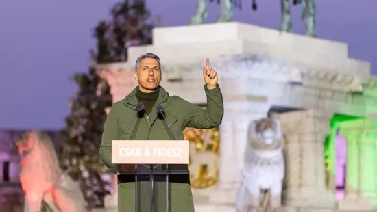 Lázár János: "Történelmi döntés előtt állunk"