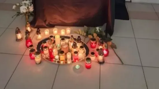 „Köszönjük, hogy nem felejtitek” – így tisztelgett csapata, a meccs közben elhunyt Máté emléke előtt