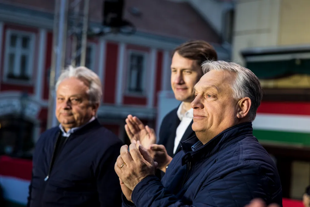 Orbán Viktor Országjárás Székesfehérvár 2026.04.10.
Vargha Tamás, Pásztor Bálint, Orbán Viktor