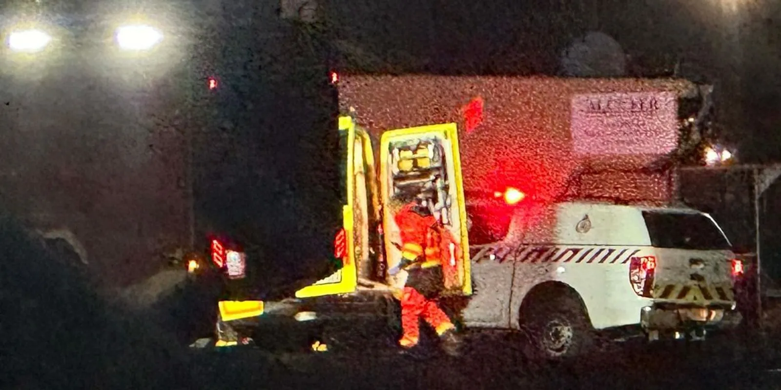 Vonat tetején csapta meg az áram, élet-halál közt lebeg Lóci