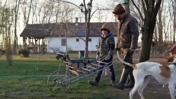Gyerekkor a természetben – Elárulta az apuka, hogy élnek A mi történetünk önfenntartó családjának gyerekei a tanyán