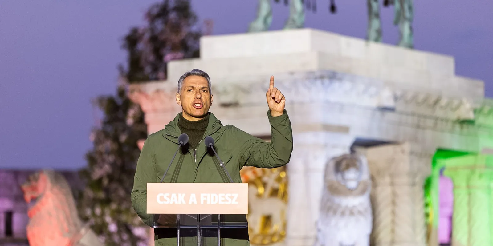 Lázár János: A magyarok biztonsága és pénze a tét!