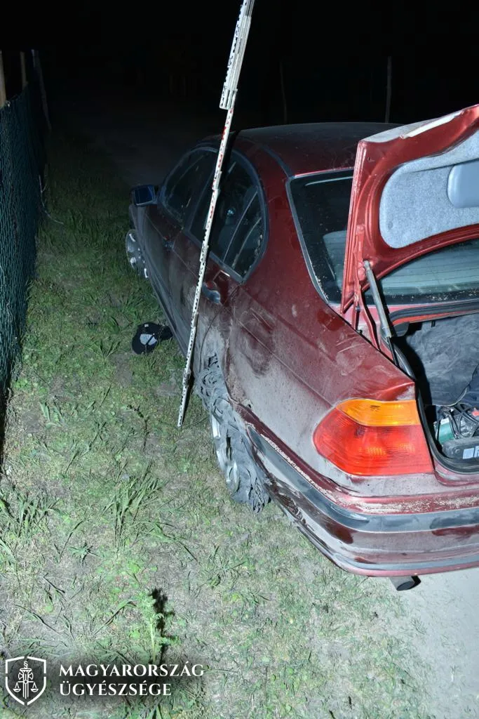 El akarta ütni a rendőröket