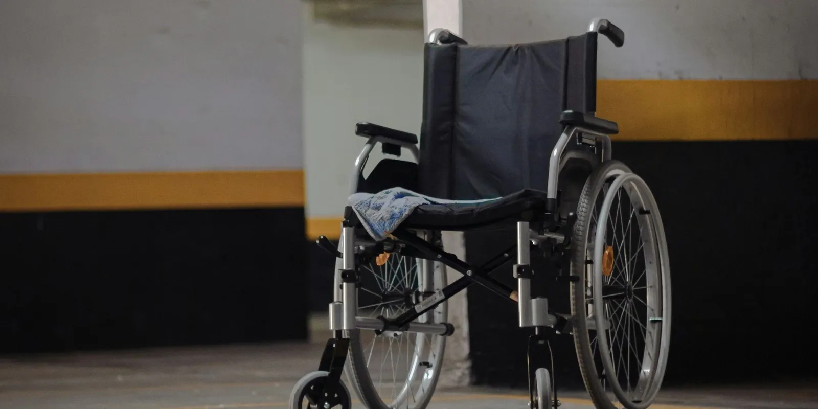Kerekesszéke miatt küldtek el egy fiatal lányt