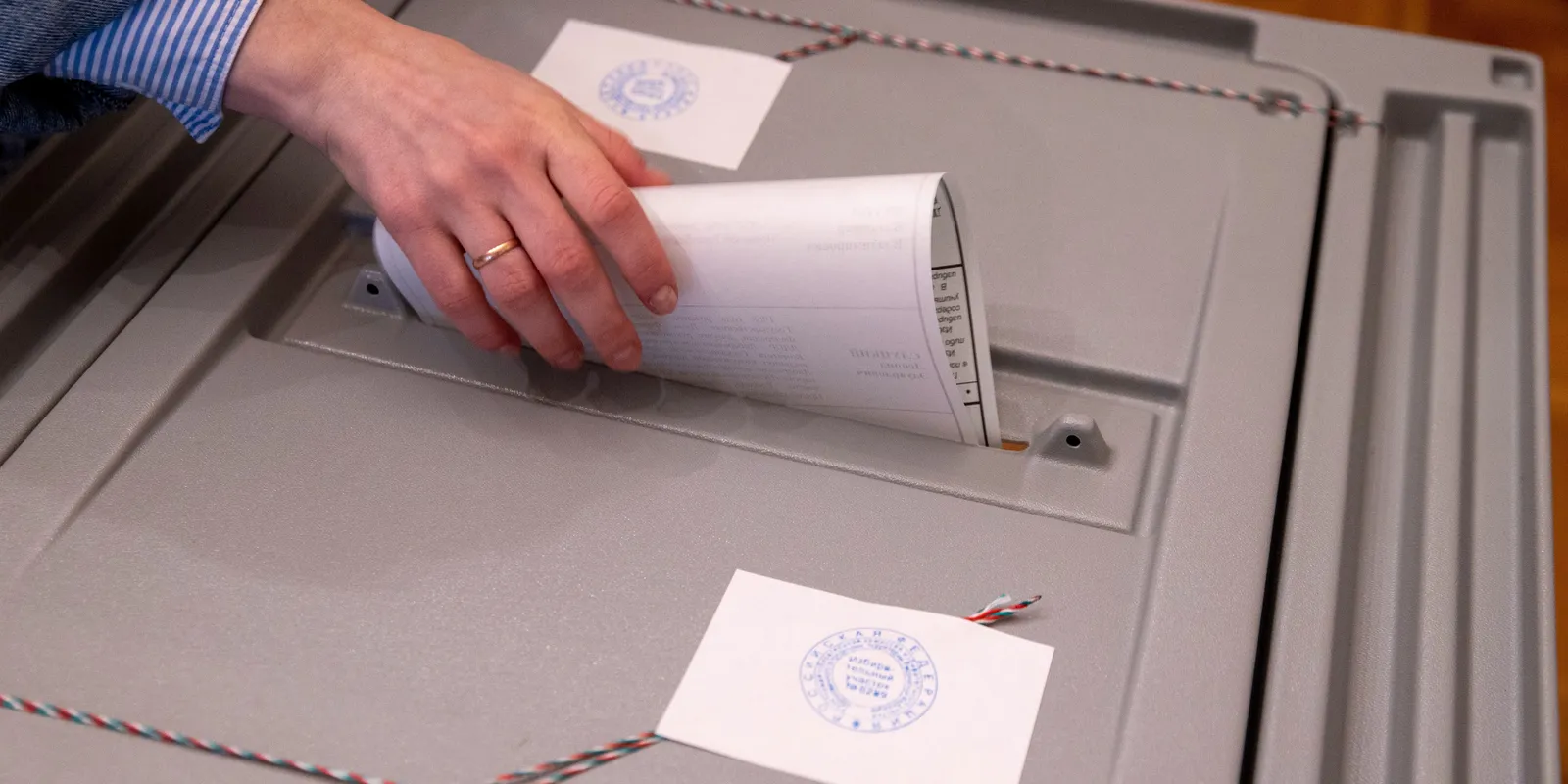 Megnyitottak a szavazókörök