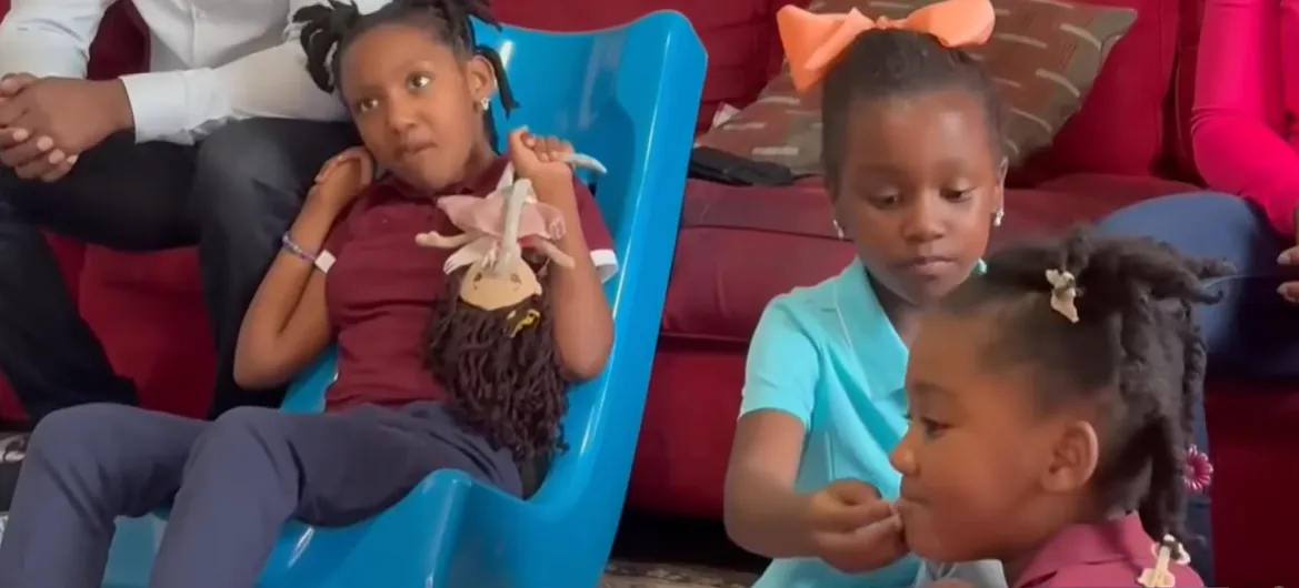 Jade és Ivory életét az INAD nevű kegyetlen betegség törte ketté